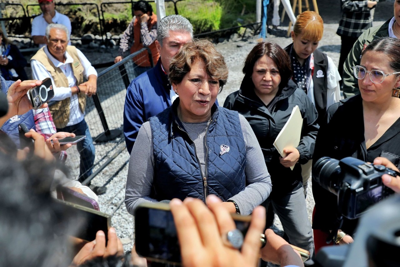 La maestra Delfina Gómez Álvarez expresó sus condolencias a los familiares. Imagen: GEM