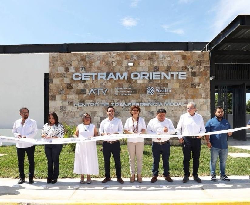 Autoridades estatales participaron este viernes en la inauguración del nuevo Centro de Transferencia Multimodal (CETRAM) Oriente.- Foto cortesía