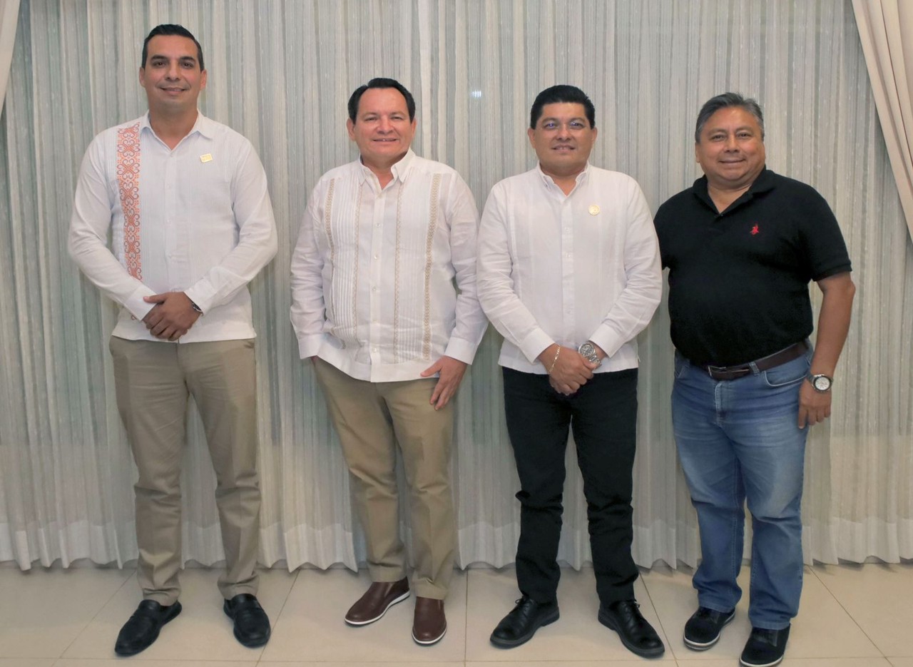 Reunión entre Díaz Mena y los representantes del SNTE. Foto: Cortesía