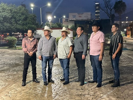 Grupo La Guerra Consentidos Norteño Banda: Talento y música en vivo