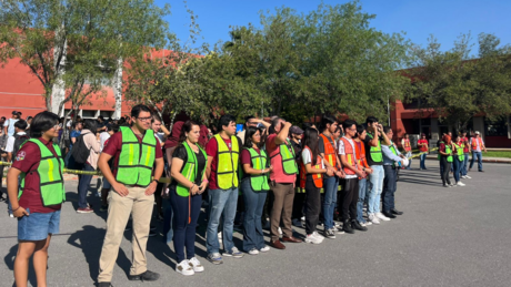 Más de 300 alumnos realizaron simulacro del 19 de septiembre en el Tec Saltillo 