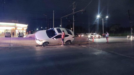 Atiende Protección Civil accidente vehicular en San Nicolás de los Garza