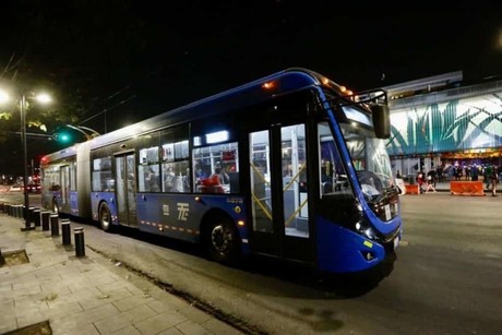 Si vas de fiesta o trabajas hasta tarde, conoce rutas y horarios del Nochebús