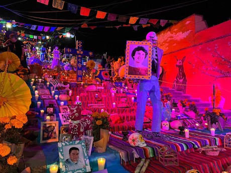 Día de Muertos en Saltillo: Inauguran megaaltar en el Barrio de Santa Anita