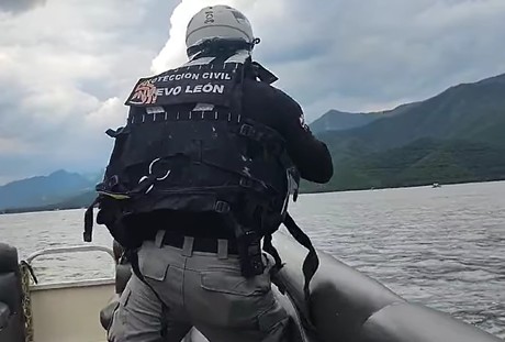 Rescatan a personas varadas en lancha en presa La Boca