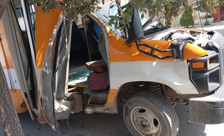 Accidente de transporte escolar en El Carmen deja a 10 menores heridos