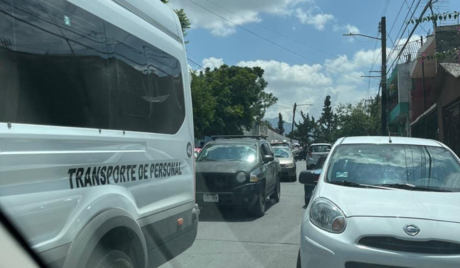 Transporte de personal sigue complicando circulación en Saltillo