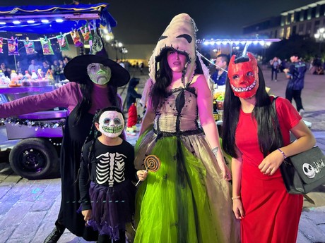 Halloween 2024: Cientos de personas acuden disfrazadas al centro de Monterrey