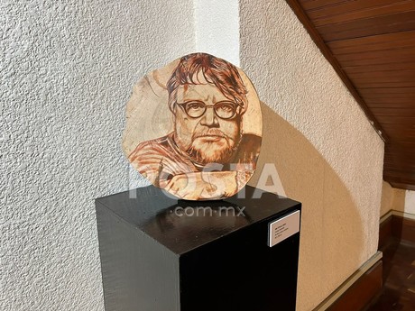 Inauguran expo 'Entre Monstruos y Sueños Lúcidos: Homenaje a Guillermo del Toro'