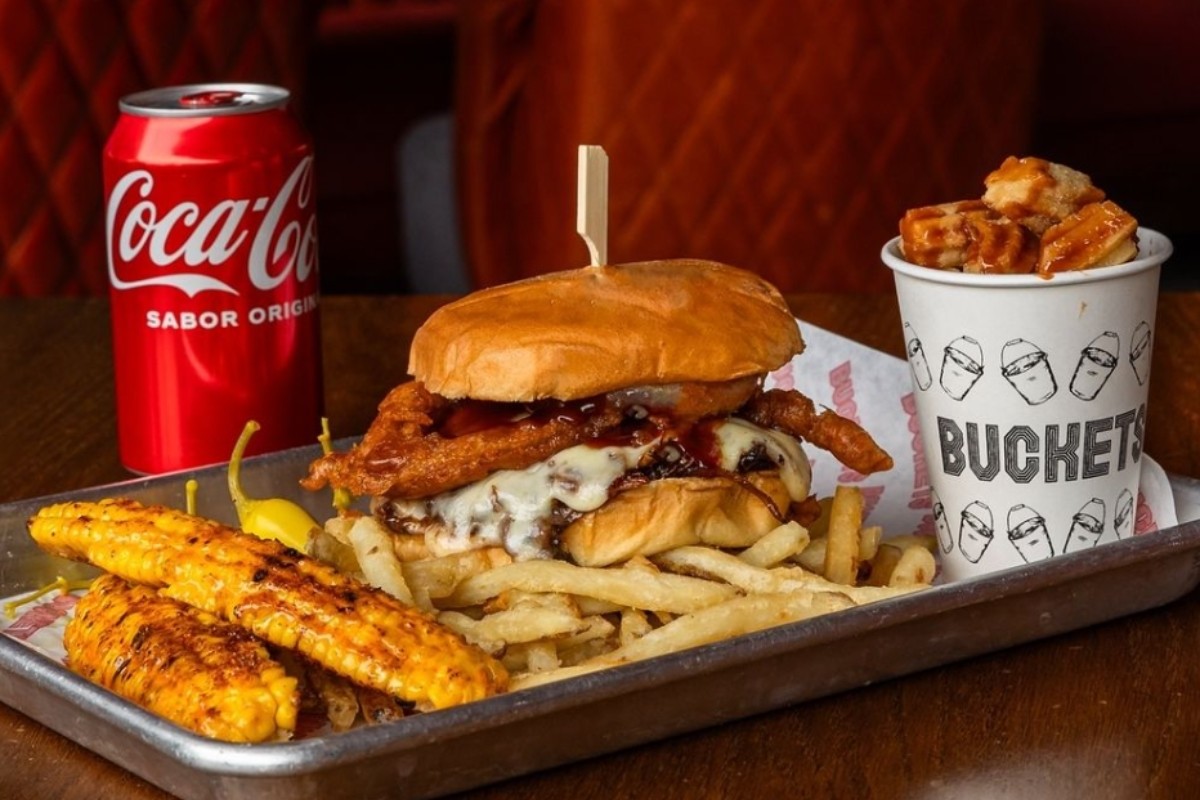 Una hamburguesa, un refresco. Foto: Instagram comocomiweek