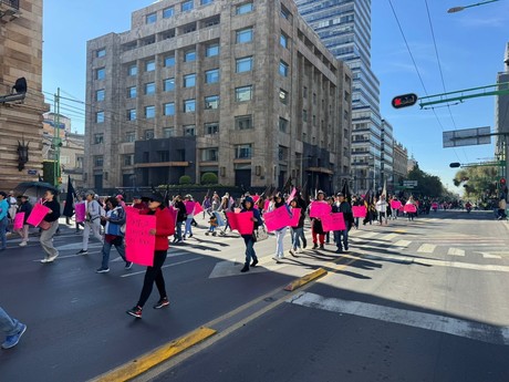 Habitantes de Iztapalapa marchan al Congreso de CDMX para exigir vivienda