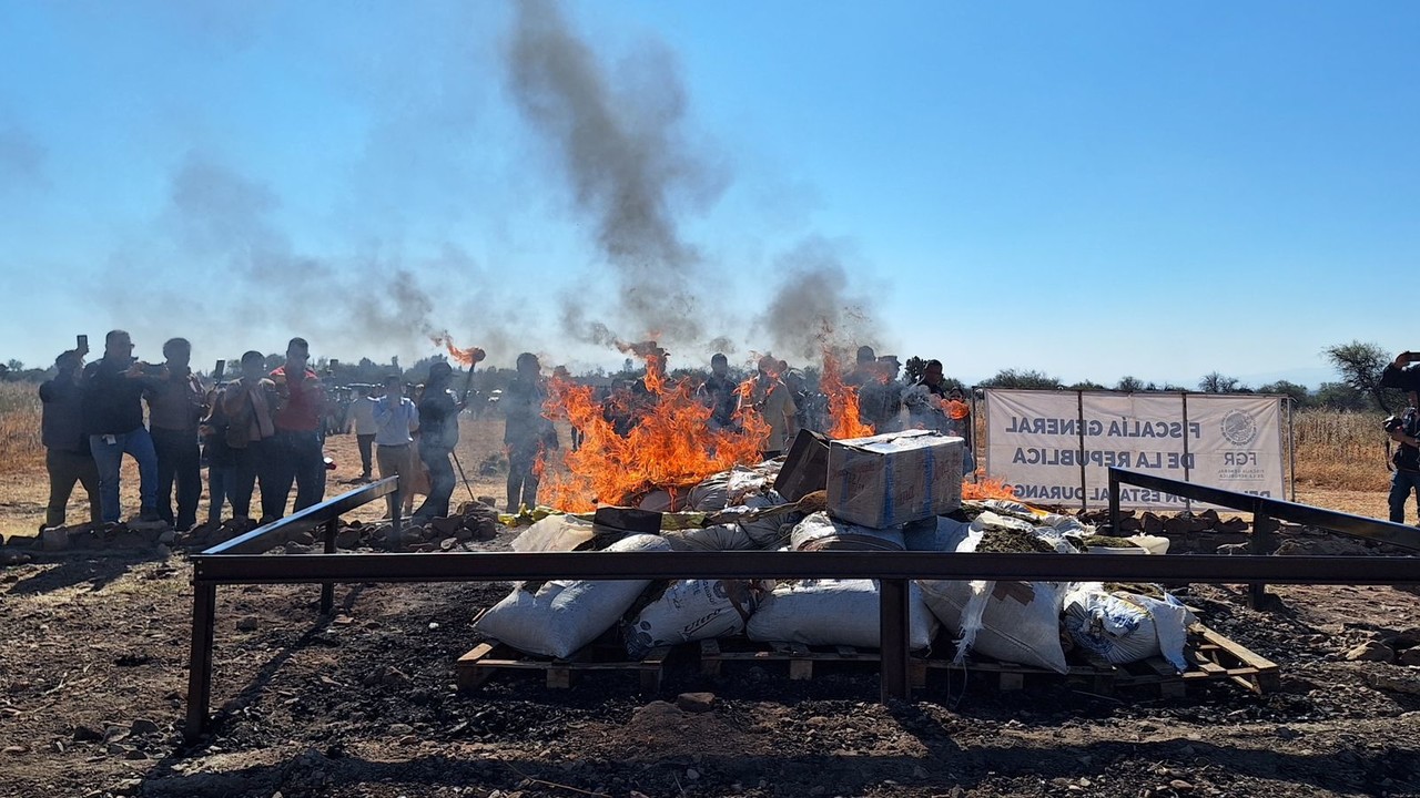 Narcóticos incinerados por la FGR en Durango. Foto: Fiscalía General de la República.