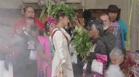 Sheinbaum recibe purificación ancestral y presenta 100 compromisos