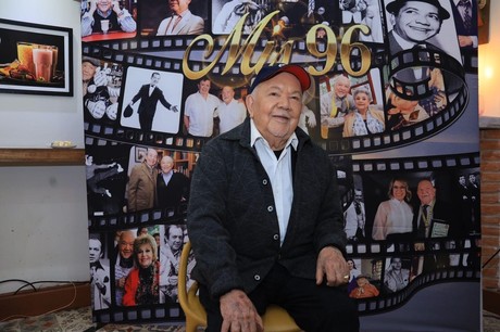 Sergio Corona; el actor celebró sus 96 años de vida