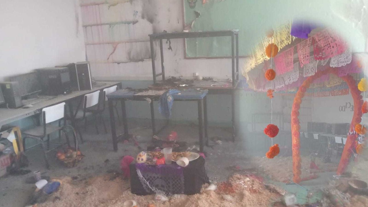 Un altar de muertos provocó un incendio dentro del salón de una primaria, al cual acudieron los bomberos para sofocar el siniestro. Foto: Cortesía.