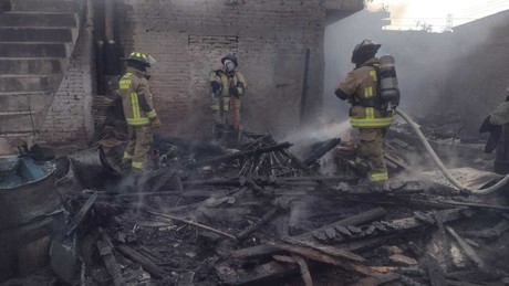 Boiler de leña provoca incendio en la colonia José Ángel Leal