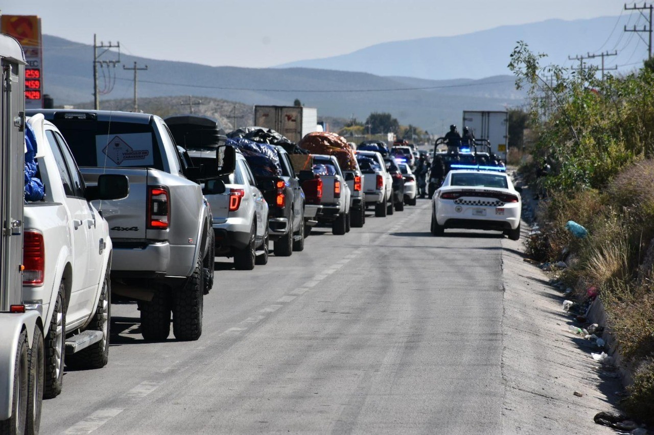 Paisanos, por llegar a México ¿por qué cuidan sus caravanas en las carreteras?