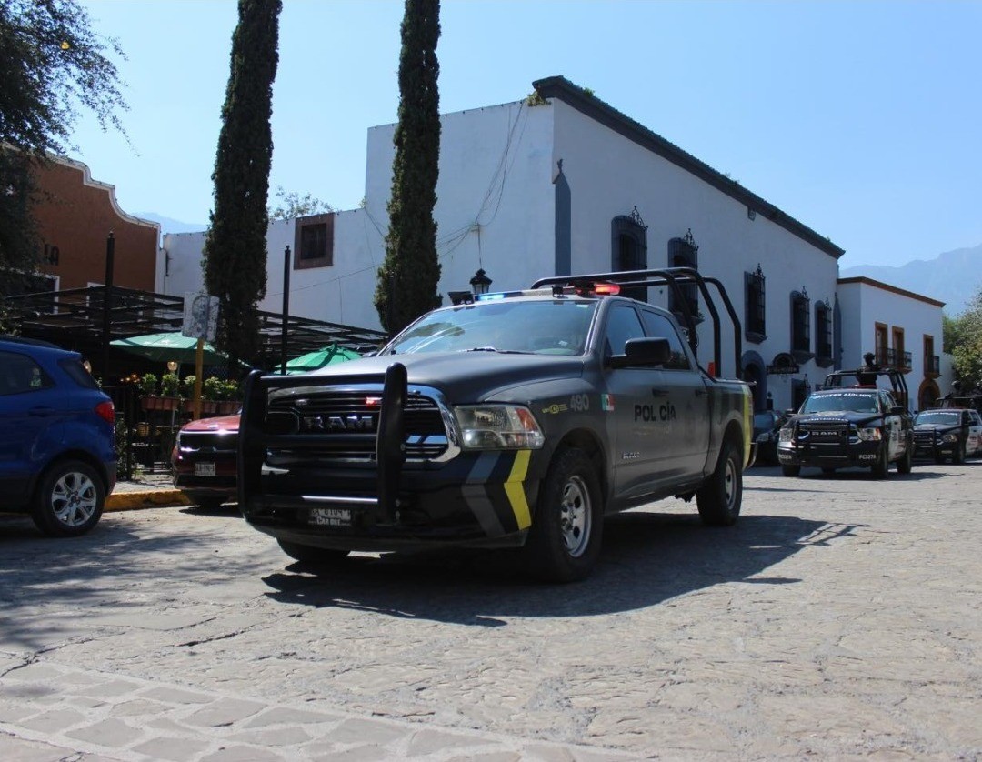 Patrulla de la Policía de Santiago en el operativo de la detención de los hombres. Foto: Secretaría de Seguridad Pública y Vialidad Santiago N.L