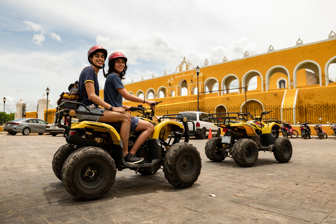 tour nocturno de Izamal todo terreno. Foto: Grupo Izamal