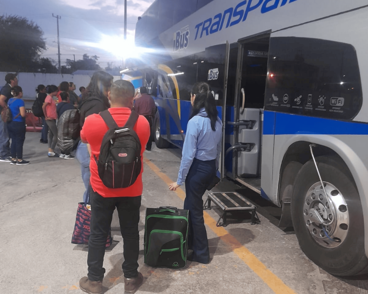 Un autobús de la línea Transpais que cubría la ruta Mante-Reynosa fue asaltado por sujetos armados en una de las principales vías de la ciudad. Foto: Redes sociales