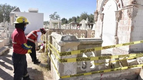 Prepara Gómez Palacio sus panteones municipales para el próximo Día de Muertos