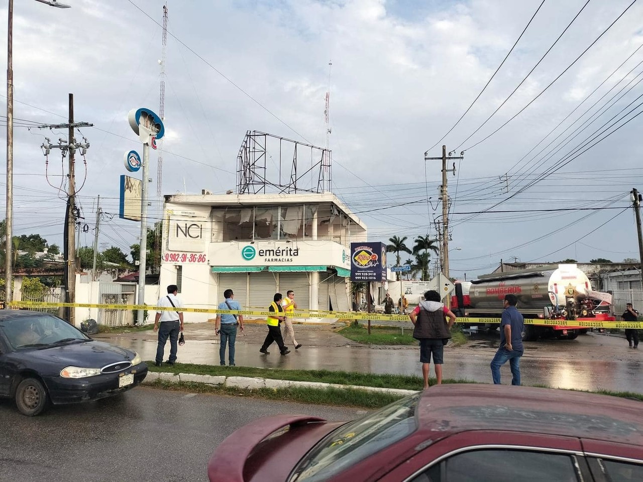 Una fuga de gas habría generado una fuerte explosión que alertó a vecinos de la colonia Chichén Itzá la mañana de este jueves.- Foto de Telesur Yucatán