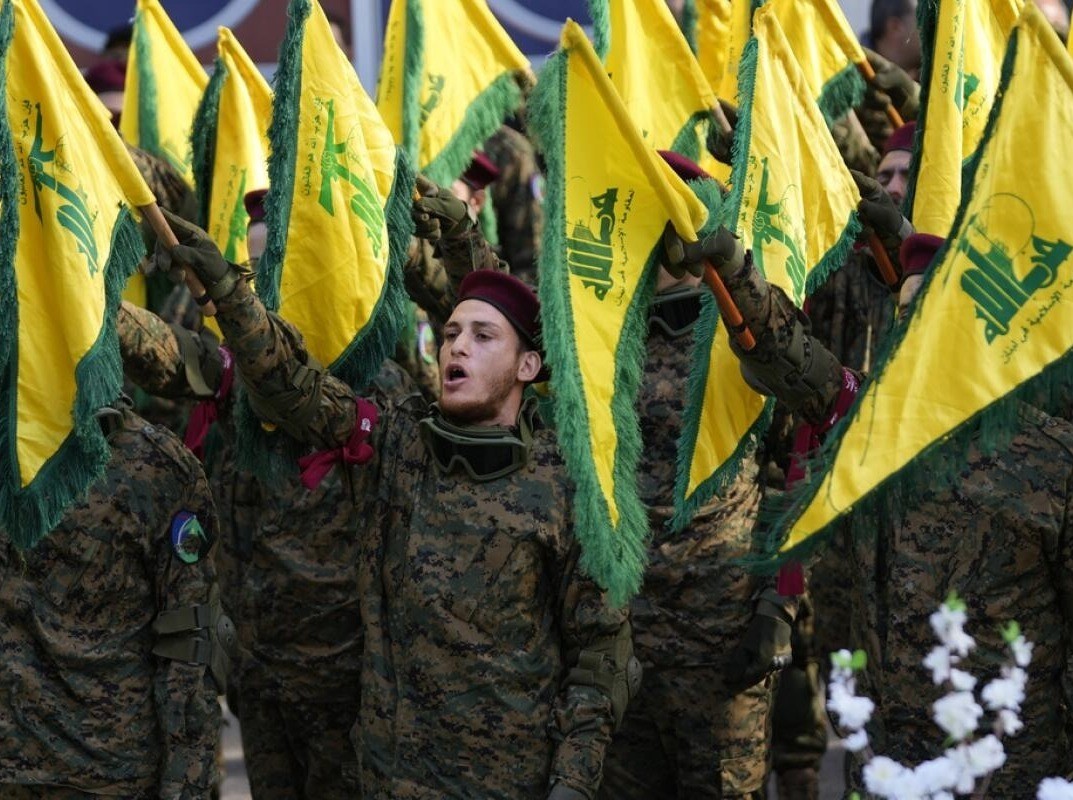 Integrantes del grupo paramilitar Hezbolá, que opera en el Libano. Foto: Los Angeles Times.