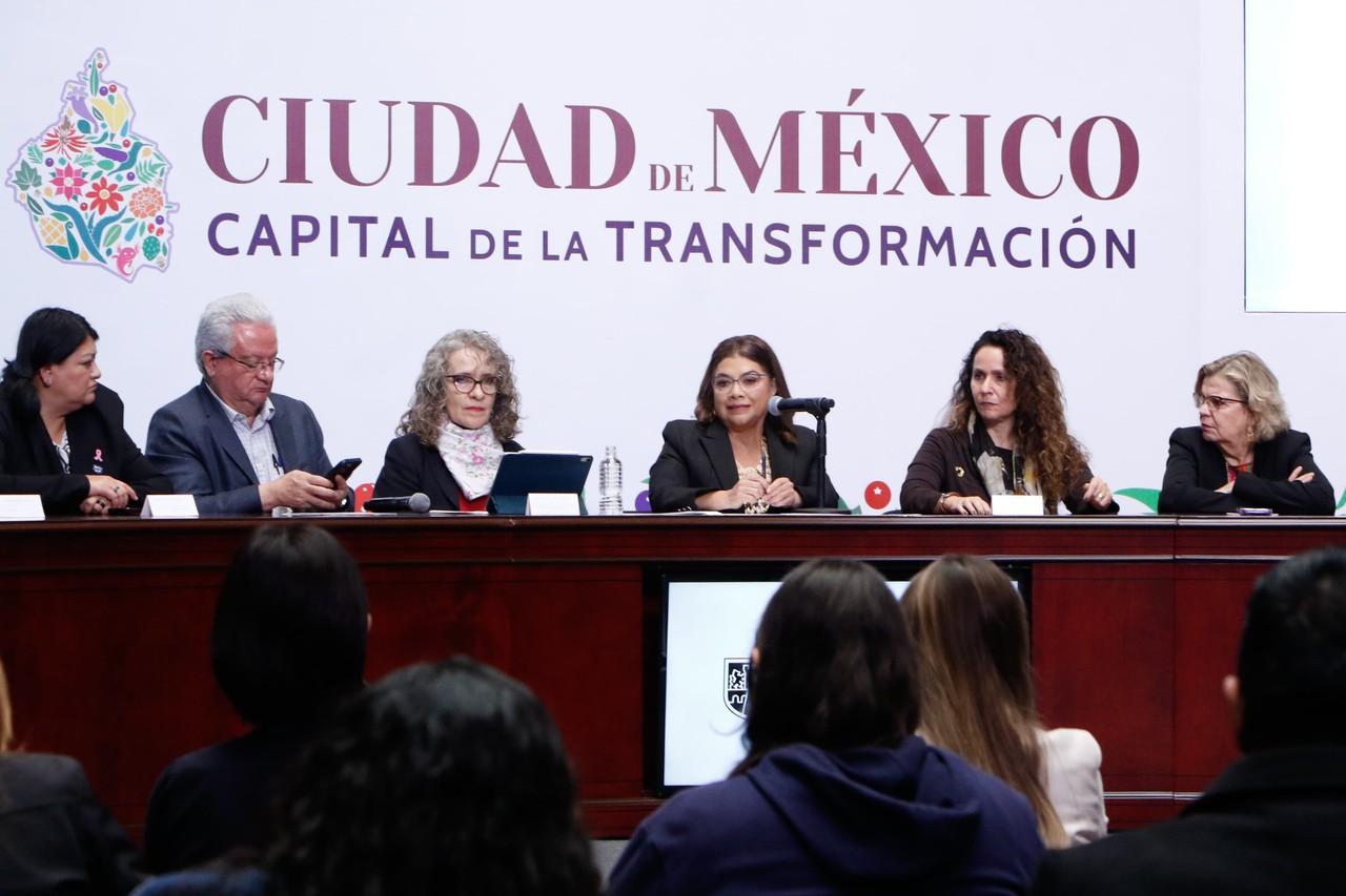 Clara Brugada con otras autoridades de la Ciudad de México. Foto: @GobCDMX