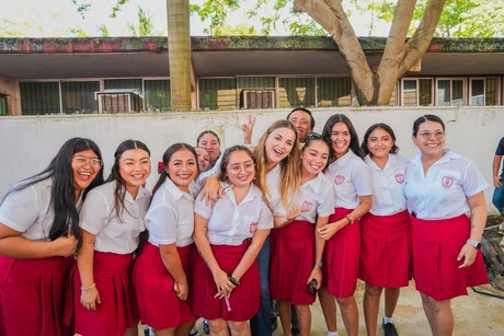 Cecilia Patrón Laviada en Preparatoria Uno: 'Alcaldesa en tu Escuela'