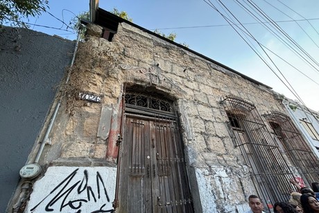 Casa de Aramberri: Abre sus puertas como restaurante, le niegan la bendición