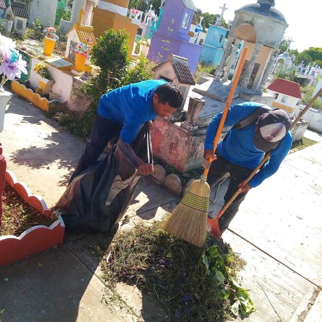 Día de Muertos en Mérida: Panteones listos para honrar a nuestros seres queridos