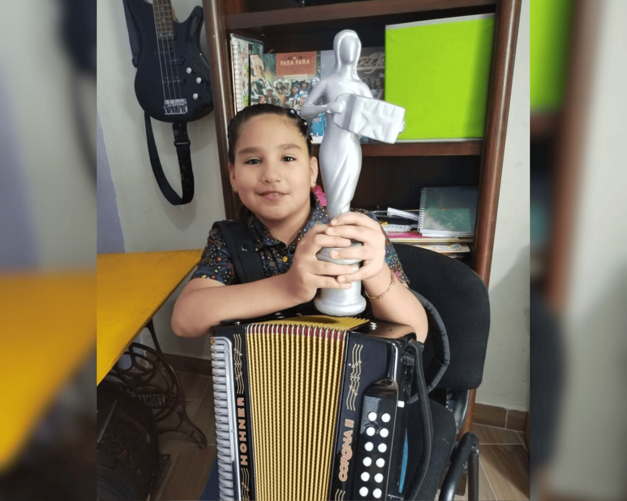 Lolis Valencia es una pequeña de 11 años de edad originaria de Victoria Tamaulipas, a su corta edad ha destacado en concursos internacionales de música y ahora será invitada especial en el FENOFE, festival norteño femenino 2024. Foto: Sanju Pineda