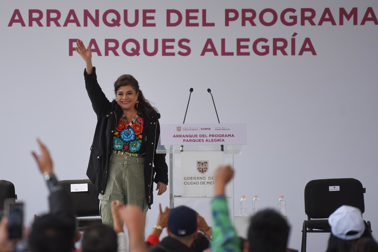 Clara Brugada en programa 'Parques Alegría'.   Foto: Jefatura de Gobierno