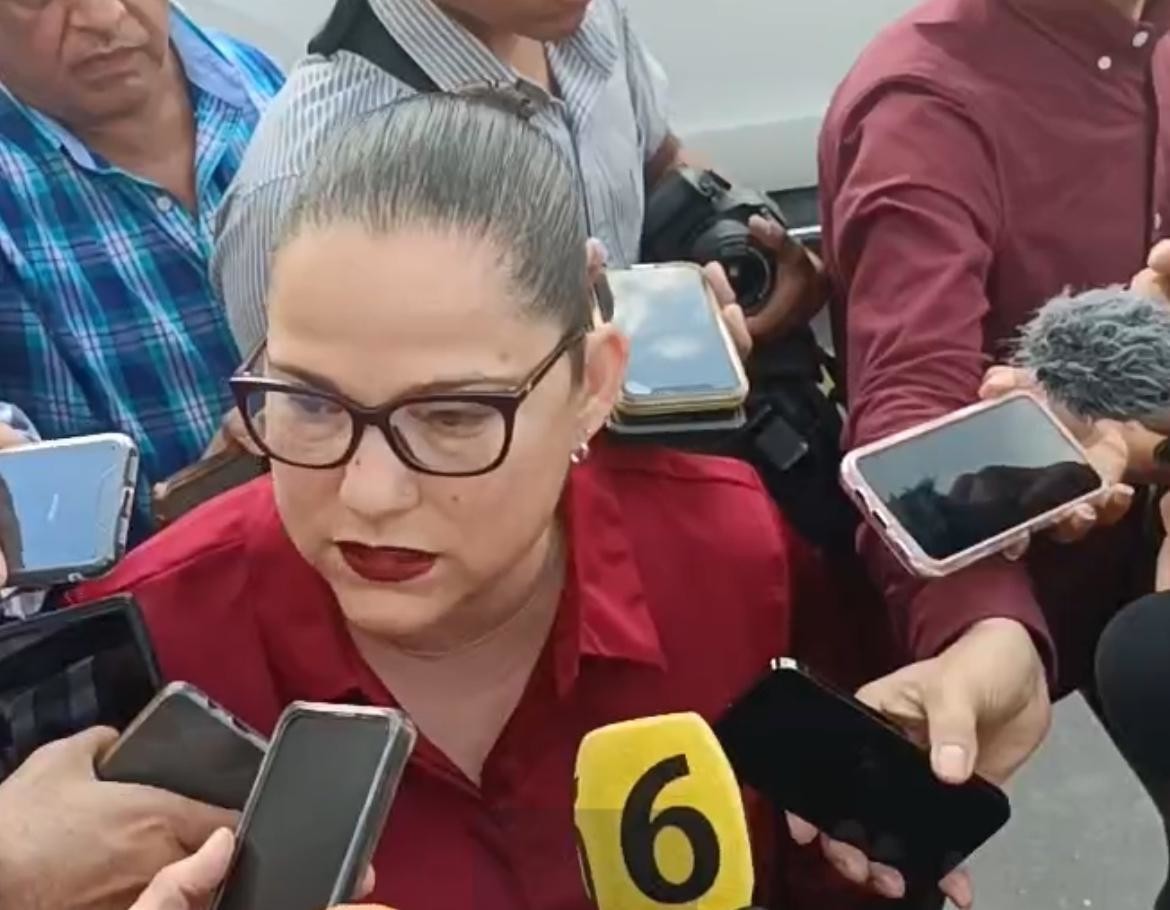 La secretaría de educación en Tamaulipas, Lucía Aimé Castillo Pastor mencionó durante entrevista que no habrá descuento en salario ni sanción para los maestros que tomaron el día libre. Foto: Sanju Pineda