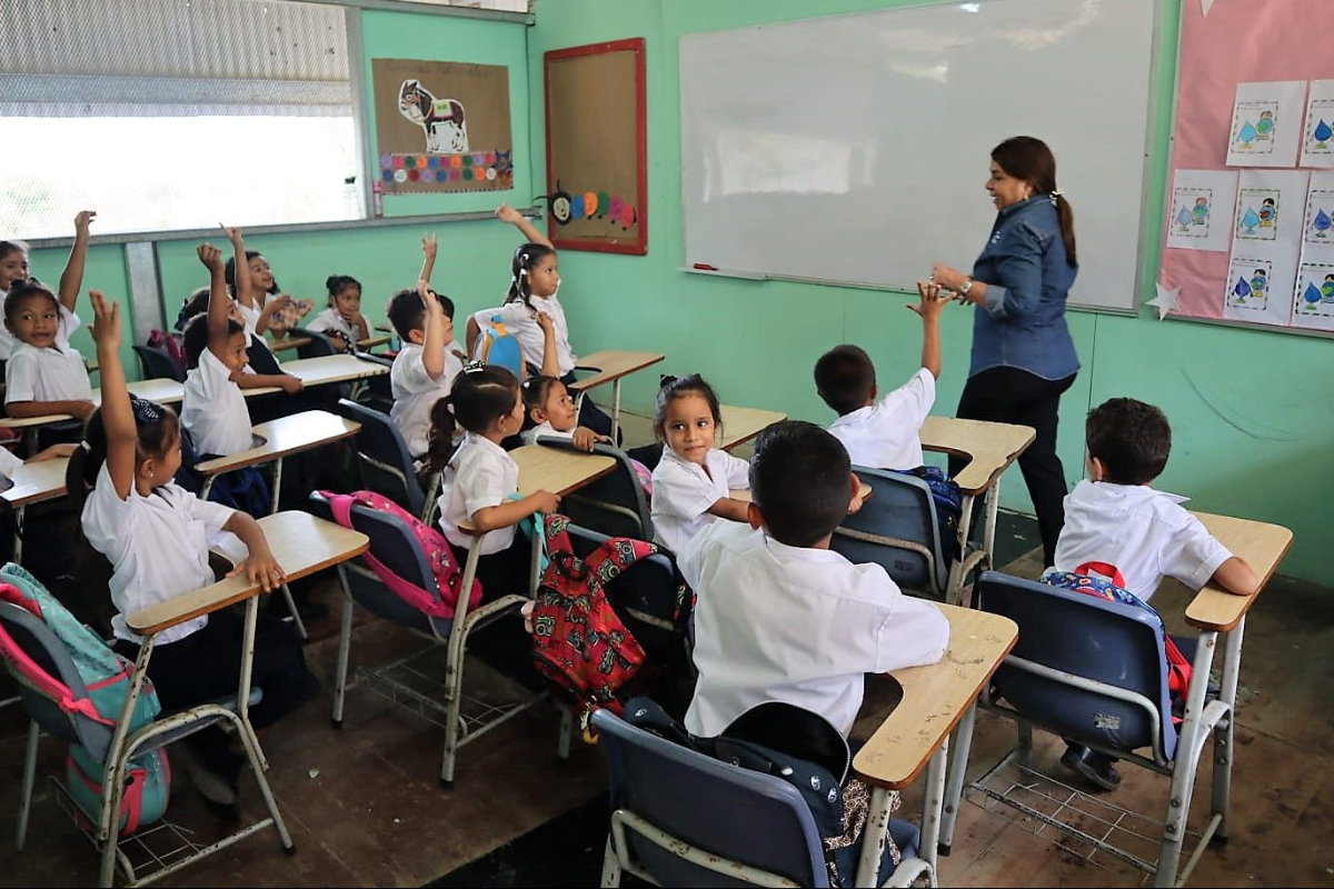 Escuelas gozarán hasta de 3 fines de semana largos durante noviembre. Foto: Carlos García