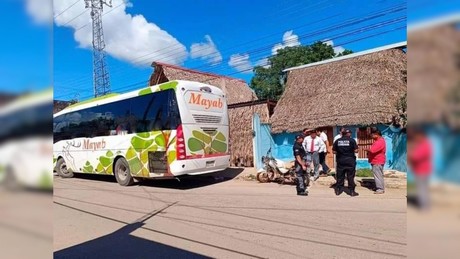 Autobús choca a motociclista y protagoniza persecución entre Oxkutzcab y Ticul