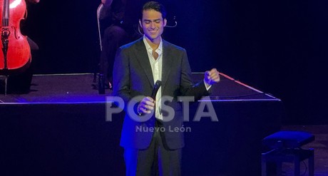 Matteo Bocelli enamora en su debut en Monterrey