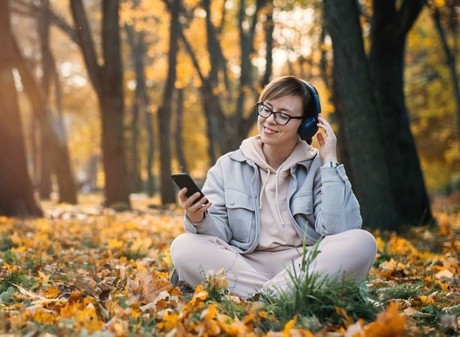 Las mejores canciones para escuchar en otoño