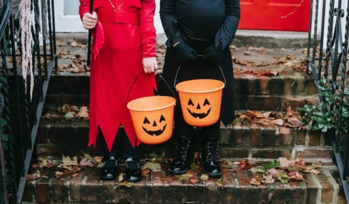 La alta afluencia de caminantes en las calles durante Halloween hace necesario establecer medidas preventivas para evitar cualquier tipo de accidente./ Foto: Claudia Almaraz