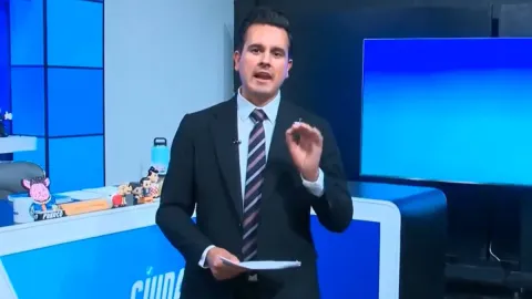 Gustavo Macalpin fue despedido en vivo de su programa 'Ciudadano 2.0' por parte del dueño del canal 66 de Mexicali. Foto: Captura de pantalla