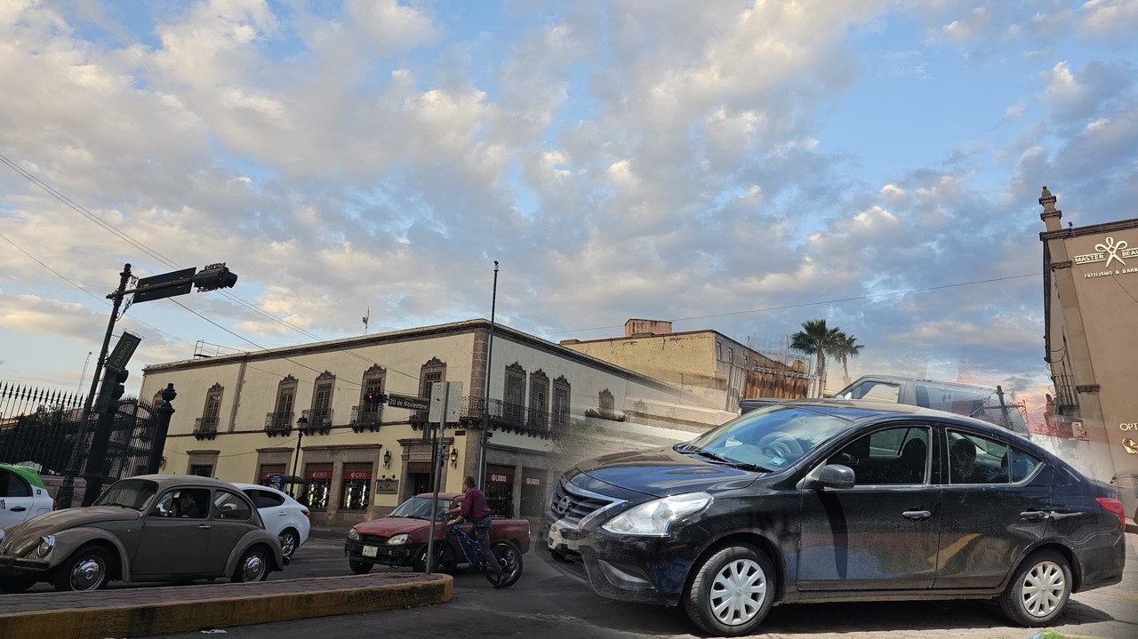 Durante noviembre de 2024, están vigentes en Durango estos atractivos descuentos en placas y refrendo de autos, camionetas, motocicletas y refrendo. Foto: Luis Lozano.