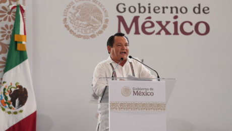 Gobernador de Yucatán anuncia pensión para mujeres, apoyo a pescadores y becas