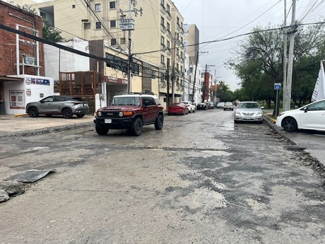 ¿Calles abandonadas? Piden celeridad en obras de la zona Tec de Monterrey