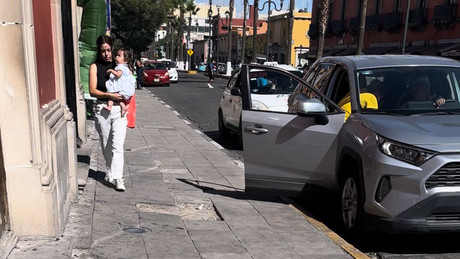 Banquetas del Centro Histórico ¿por qué son un ‘terror para los peatones’?