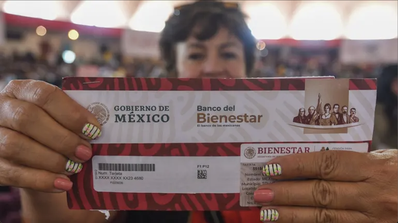 El Gobierno de México, encabezado por Claudia Sheinbaum, ha anunciado el inicio del registro del nuevo programa de la Pensión para Mujeres de 60 a 64 años, como parte de los nuevos apoyos sociales implementados. Foto: Gobierno de México