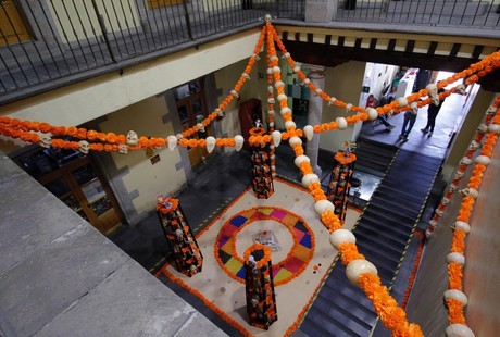 Arranca el festival de ofrendas y arreglos florales en el zócalo de la CDMX