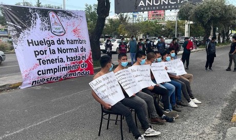 Estudiantes de Tenería demandan restitución de apoyo alimentario