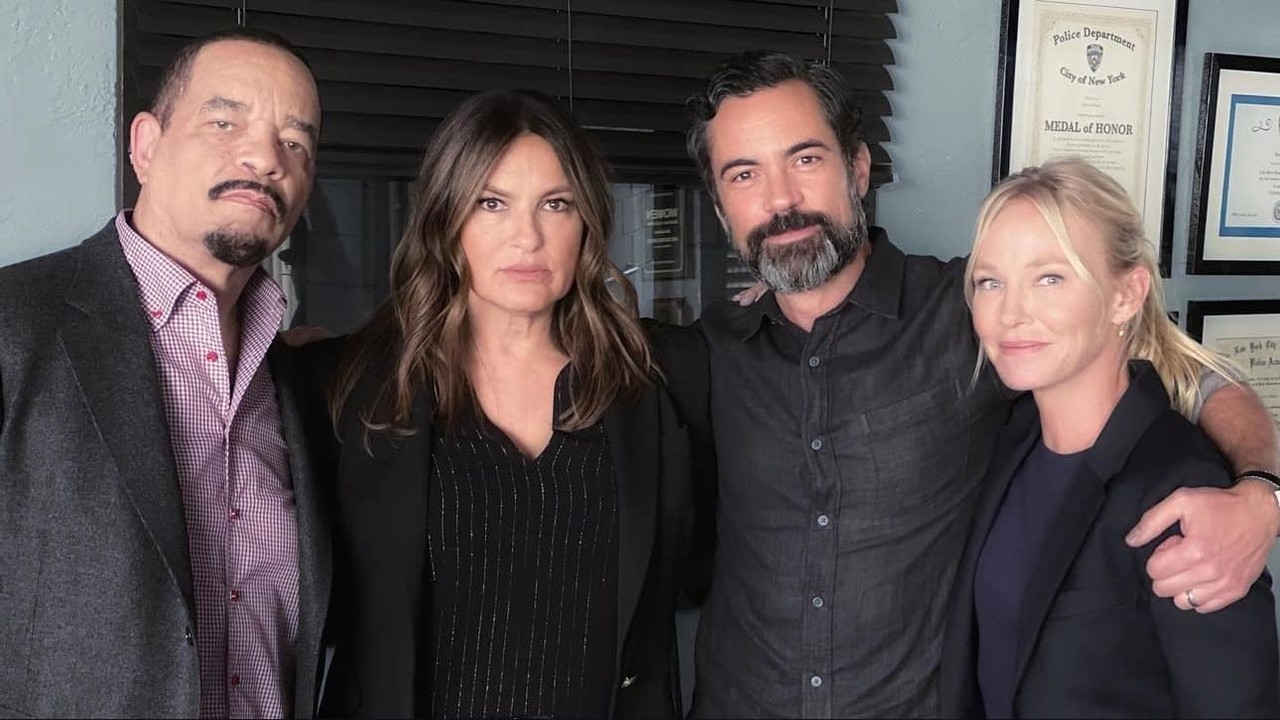 Danny Pino junto a Mariska Hargitay, Ice T y Kelli Giddish, sus ex compañeros de 'La Ley y el Orden: UVE'. Foto: Instagram