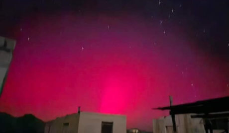 Aparecen auroras boreales en el cielo de Coahuila