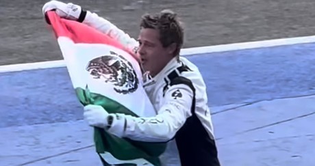 >Brad Pitt se roba reflectores en el Gran Premio de México (VIDEO)